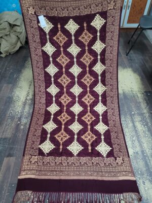 Embriodery acrylic fallion shawl