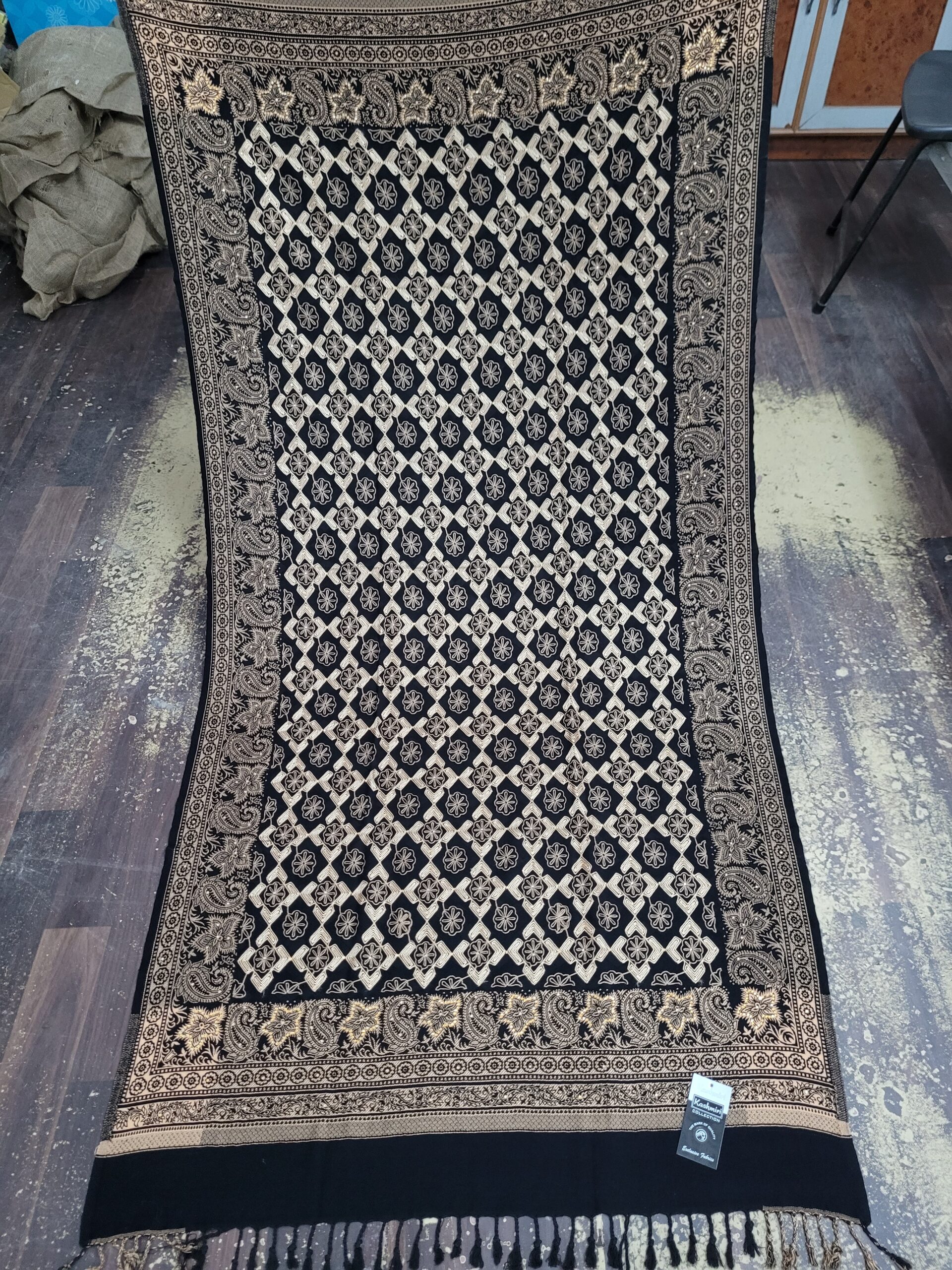 Embriodery acrylic sabrito shawl