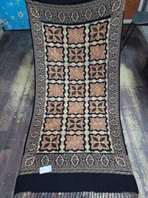 Embriodery acrylic box patch shawl