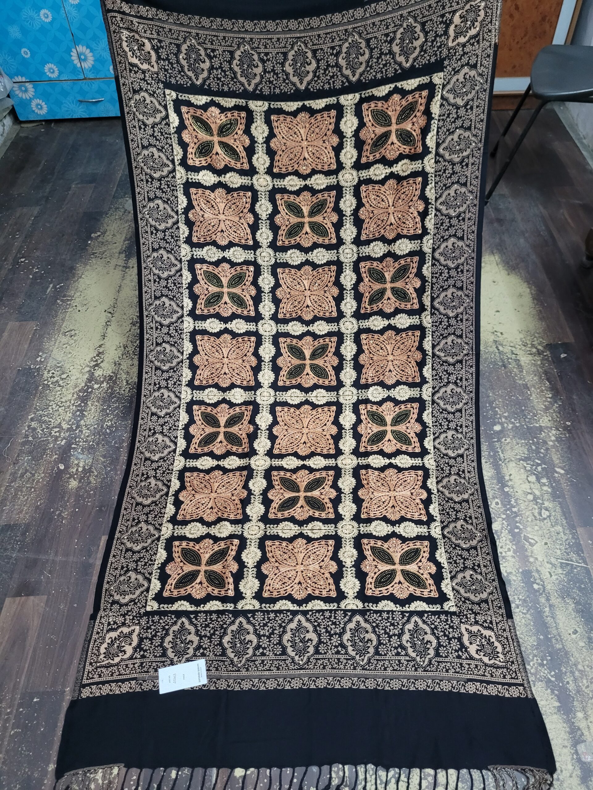 Embriodery acrylic box patch shawl