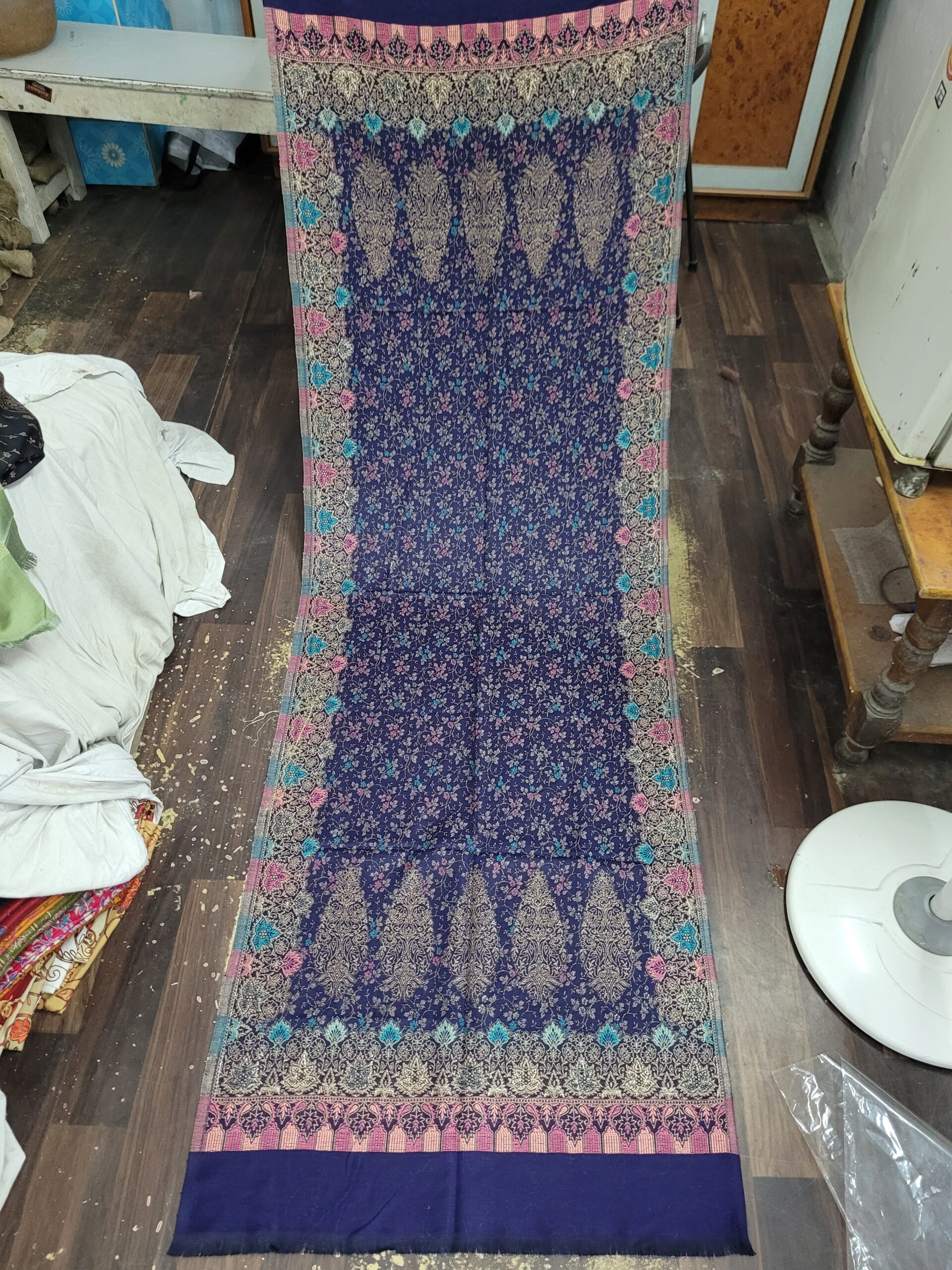 Acrylic kaani stole