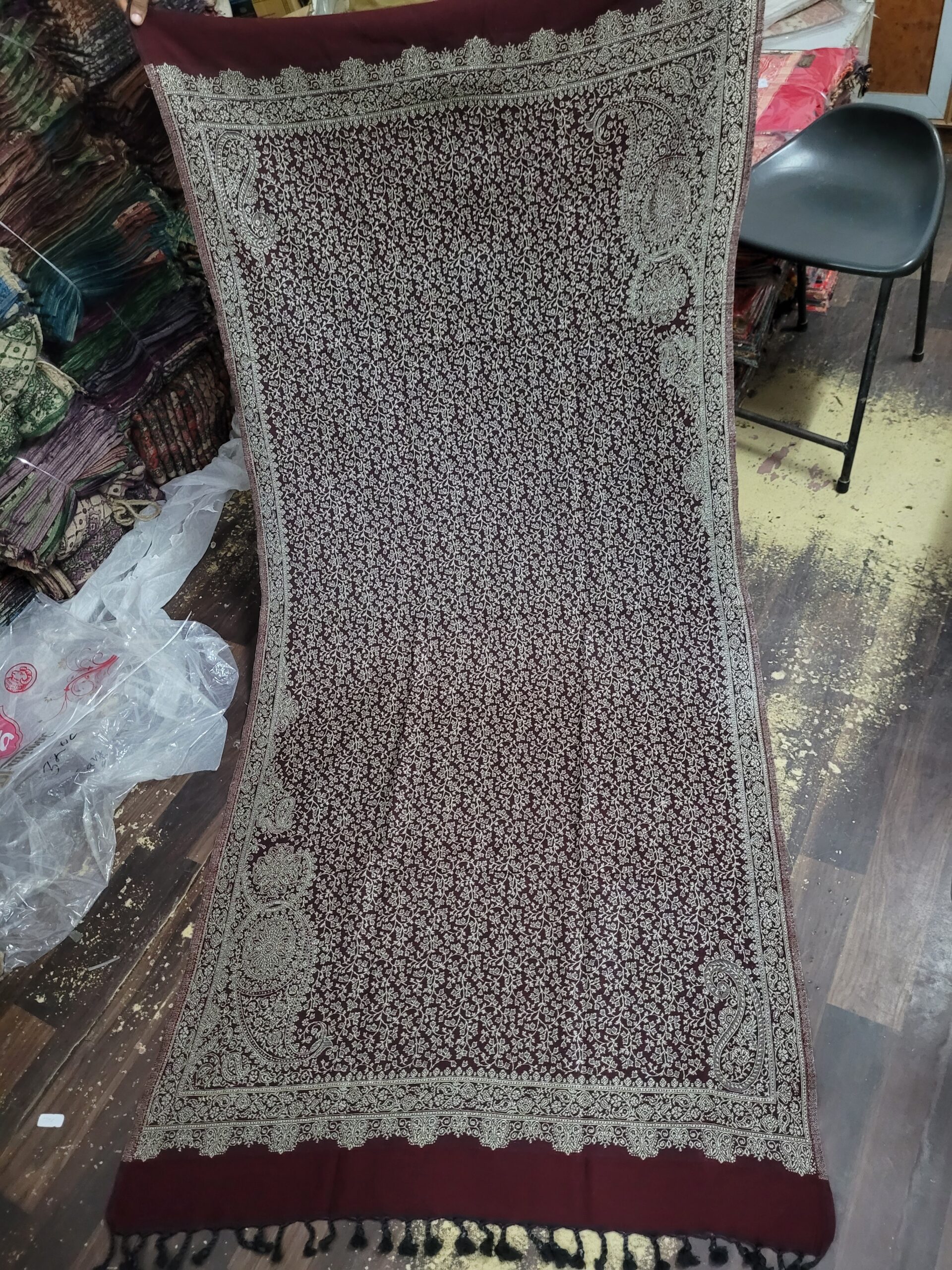 Zaari polyester mix shawl