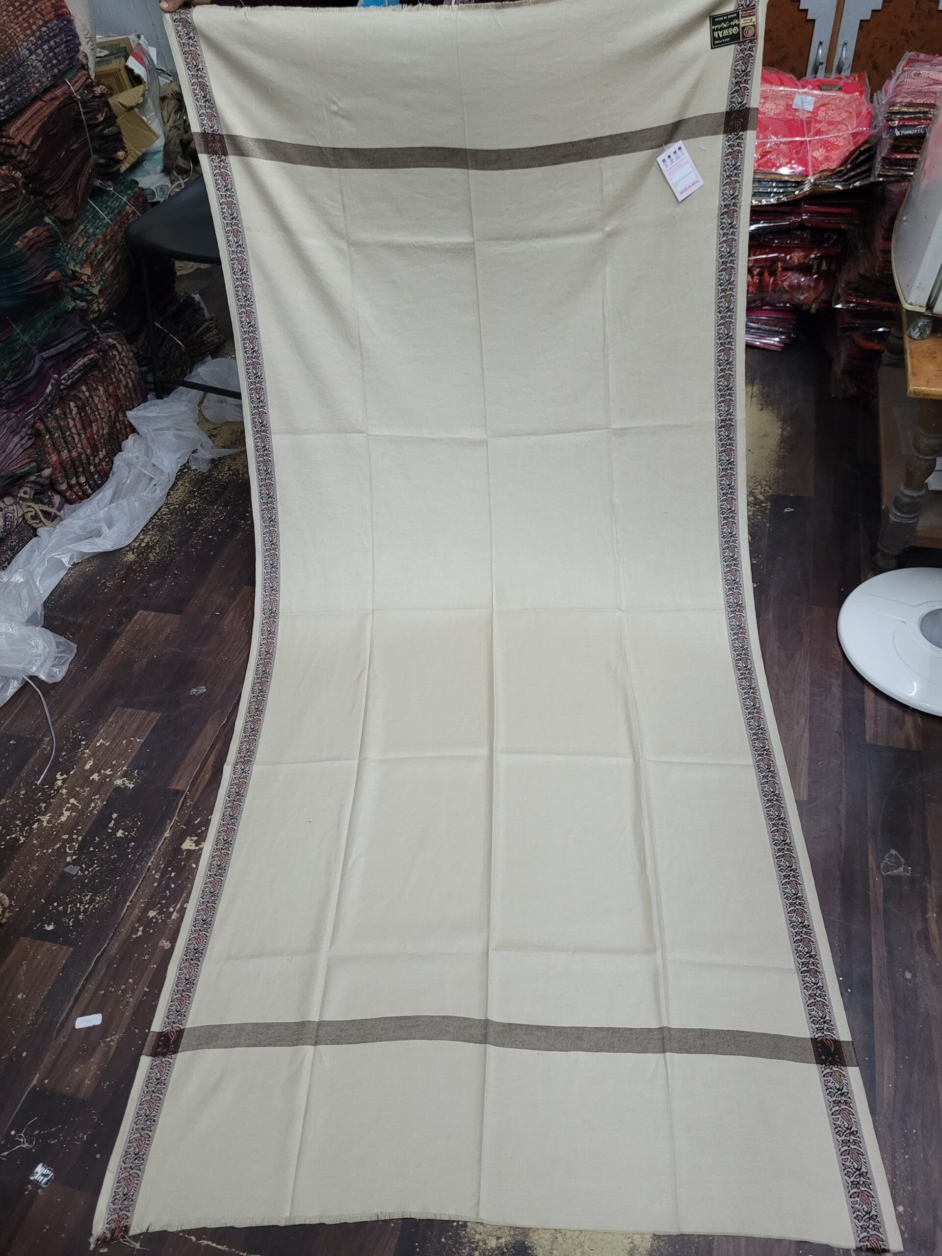Jaquard border acrylic lohi