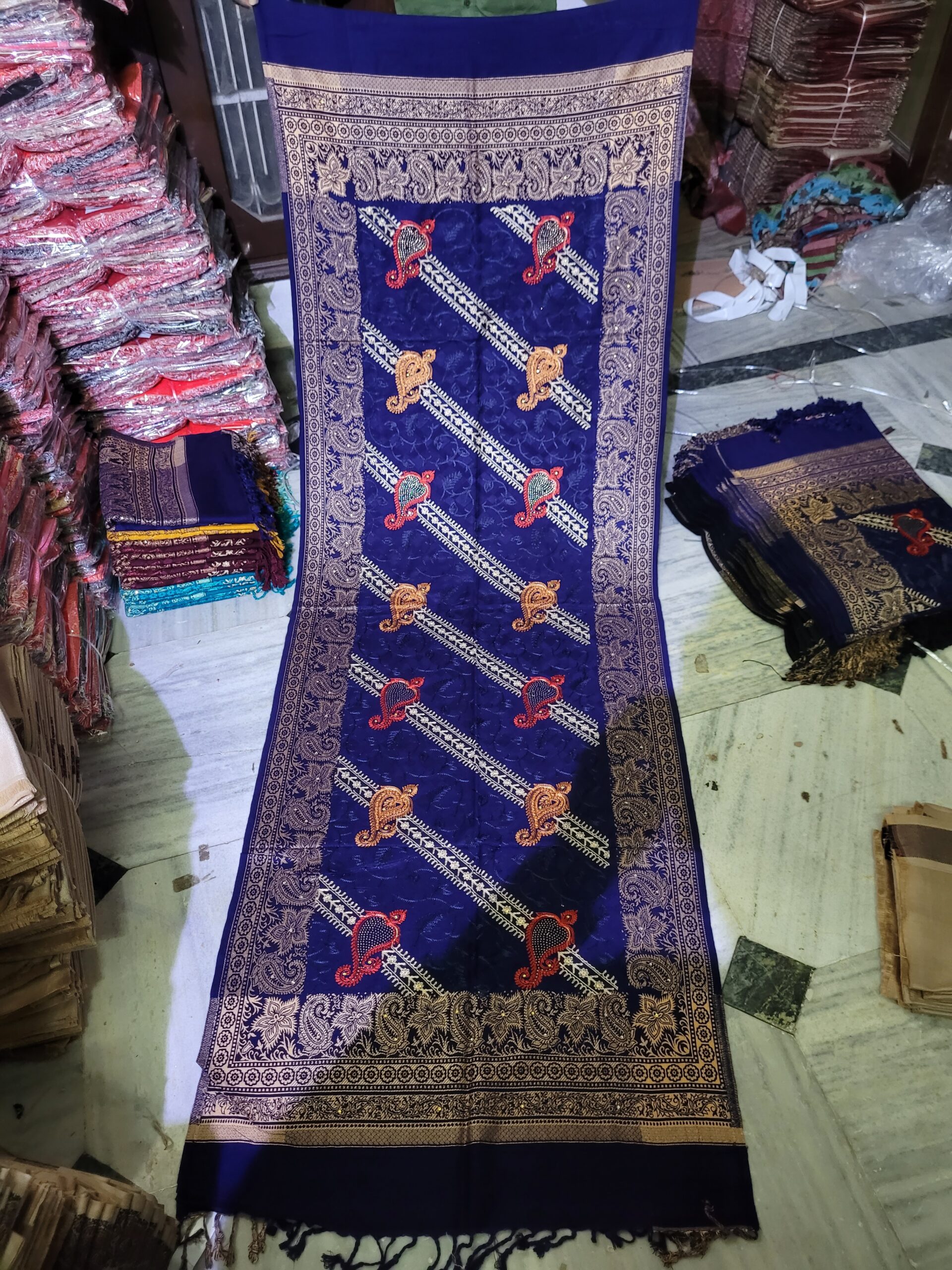 Embriodery acrylic stole