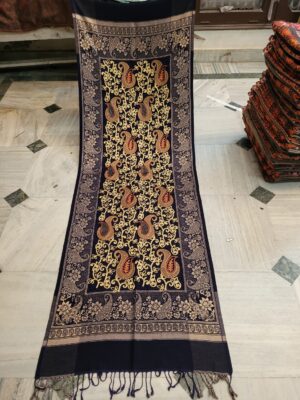 Embriodery acrylic stole