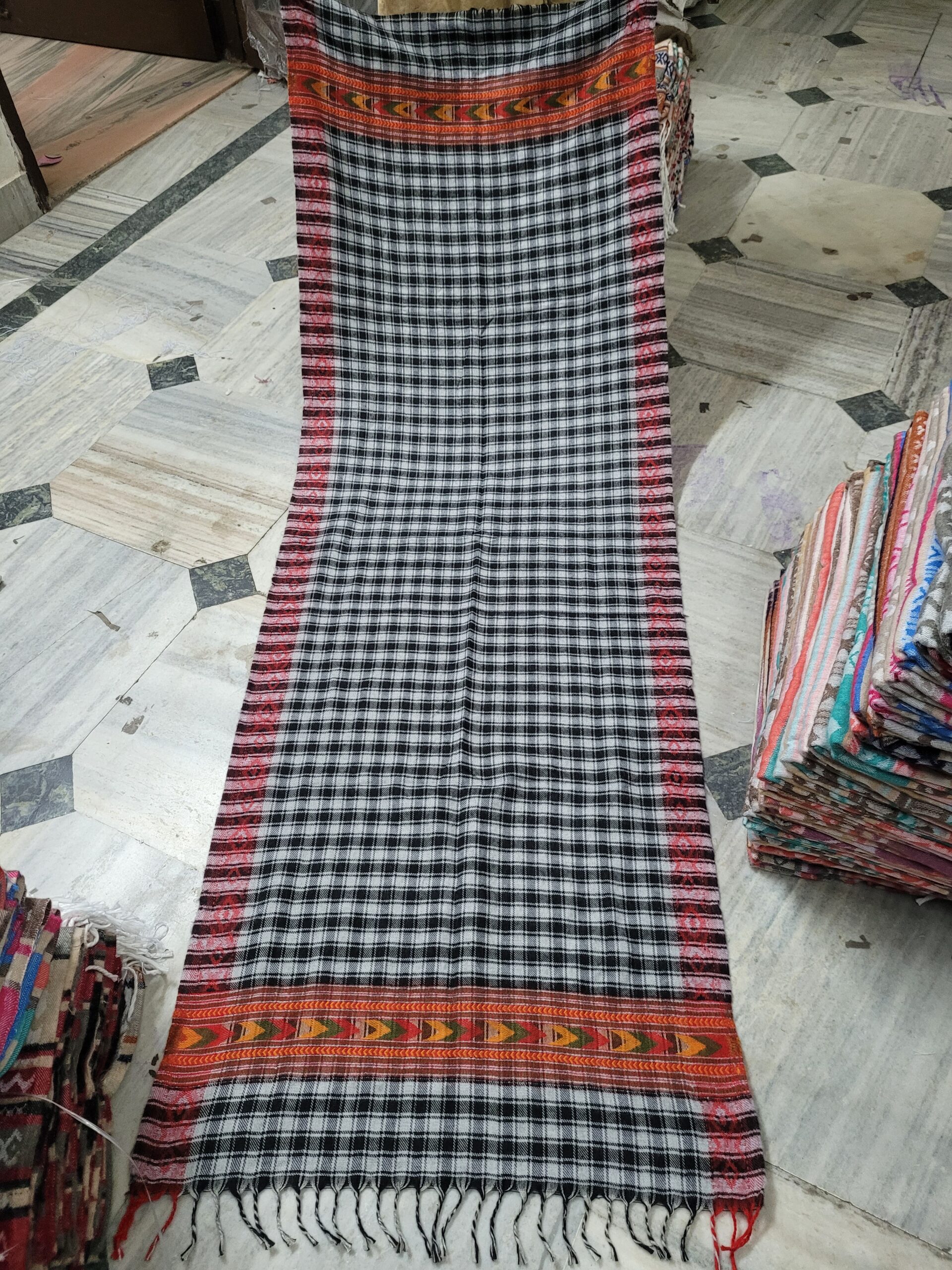 Check kullu acrylic stole
