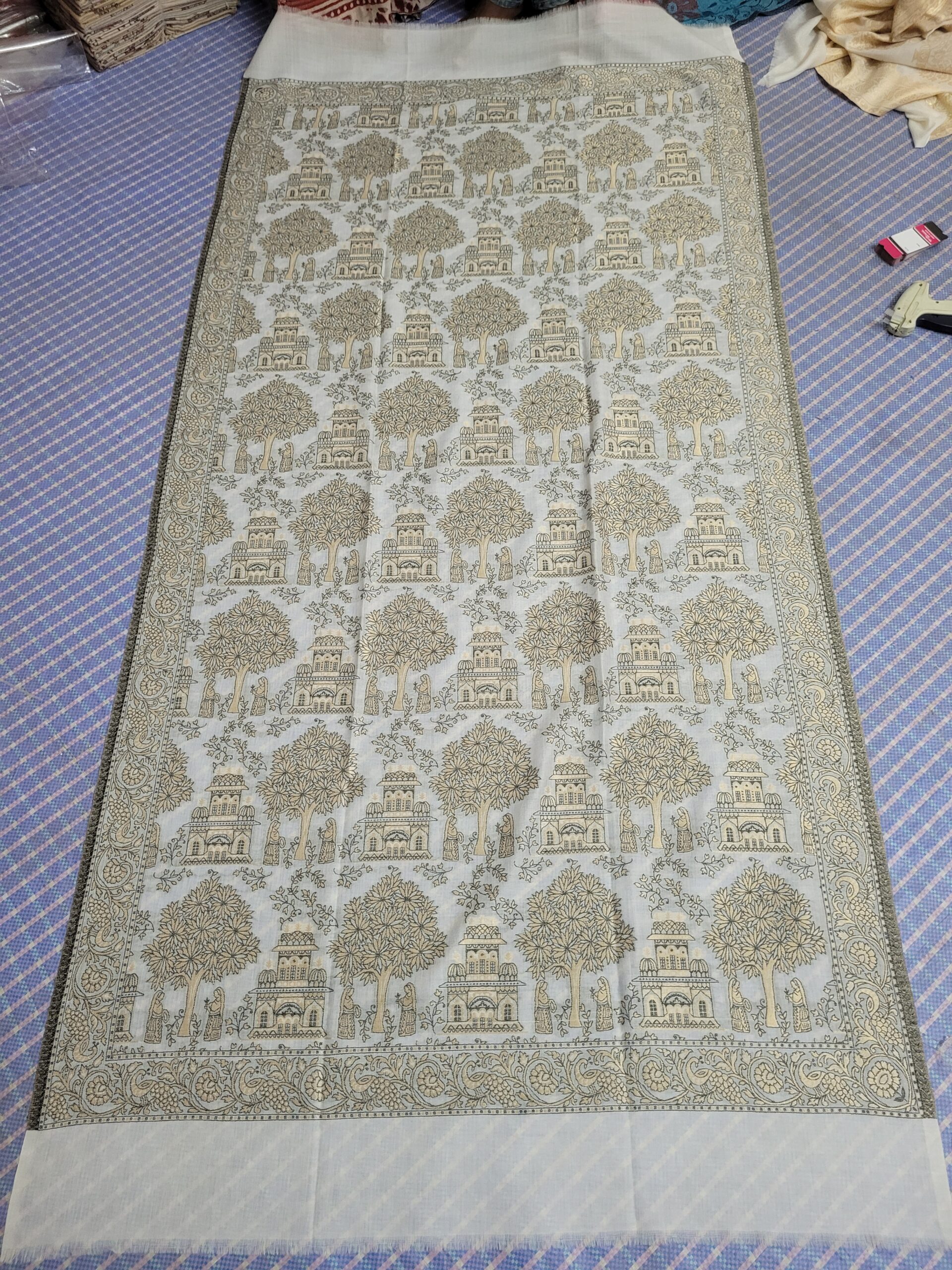 Resham Zaari Kaani Pure Wool Shawl