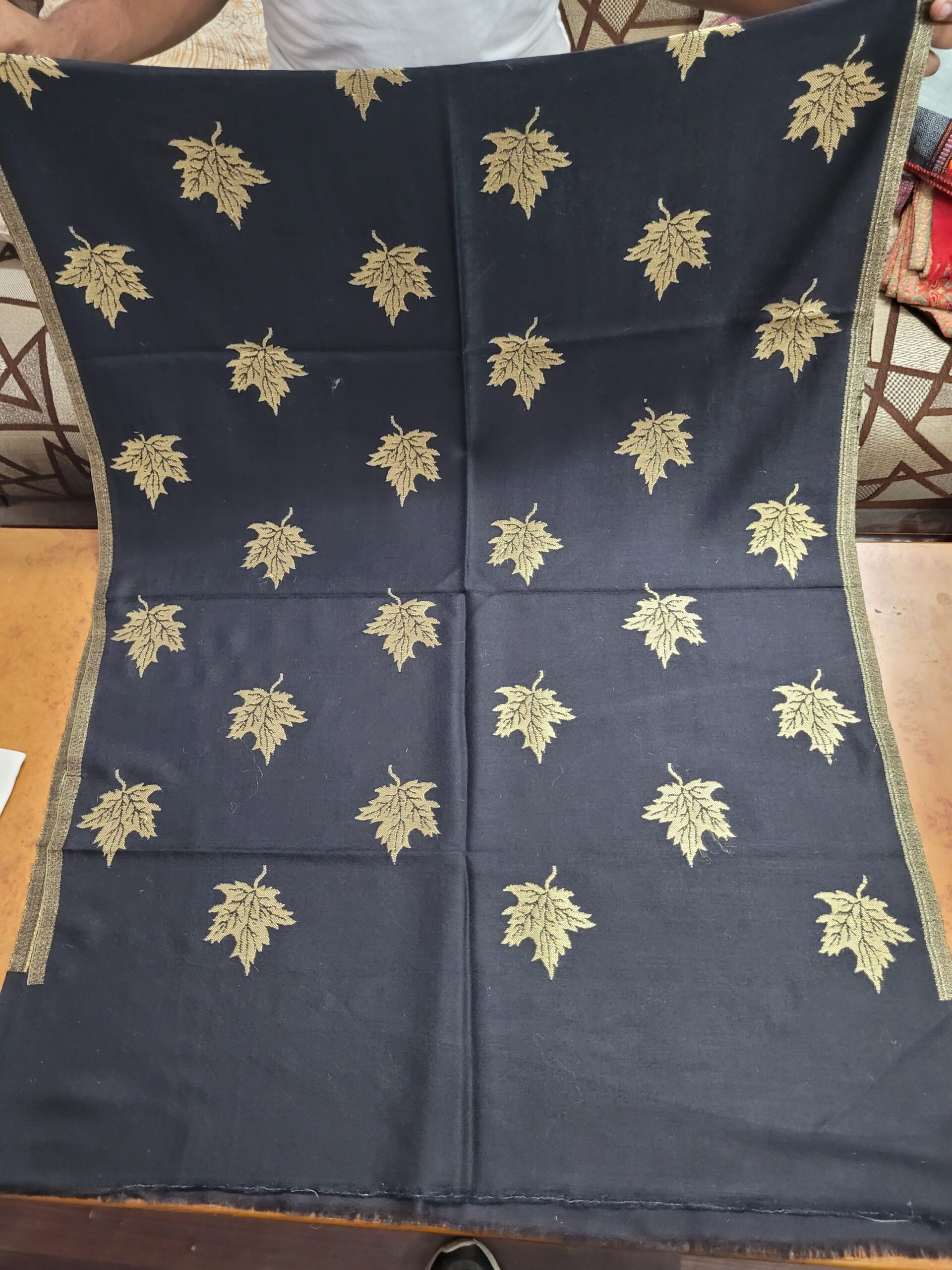 Leaf Pure Wool Stole