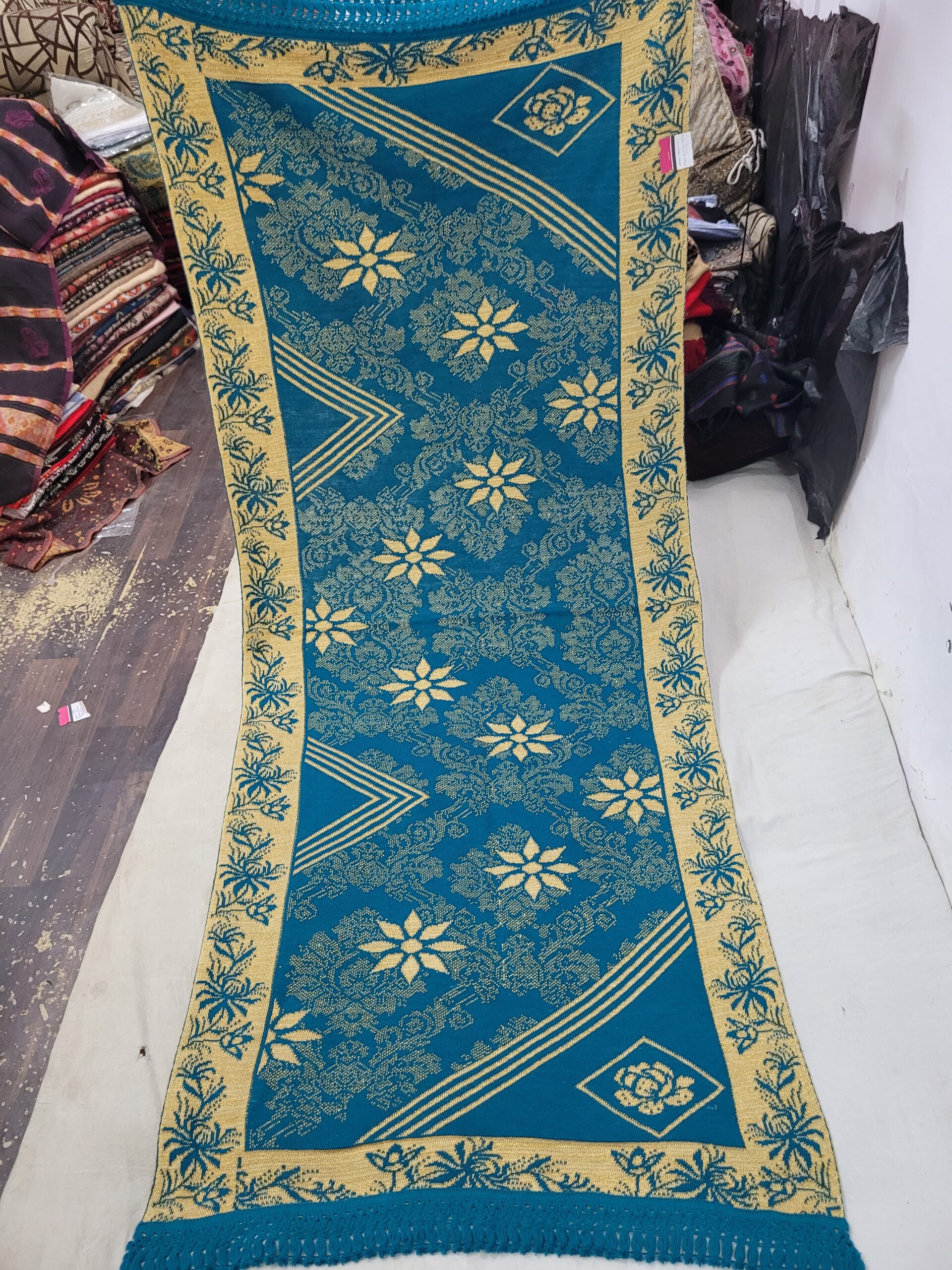 Knitting Acrylic Zaari Shawl