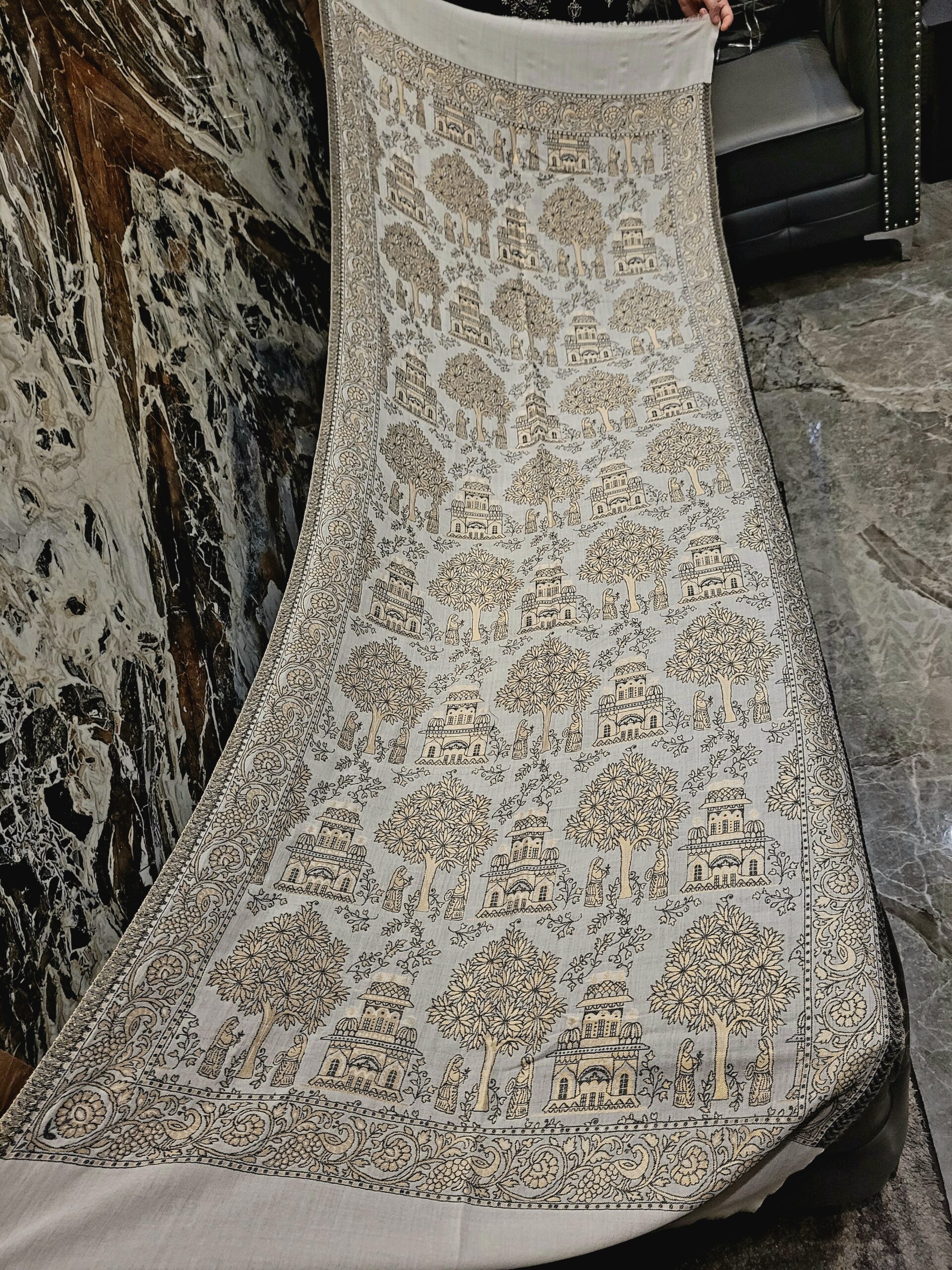 Resham Zaari Kaani Pure Wool Stole