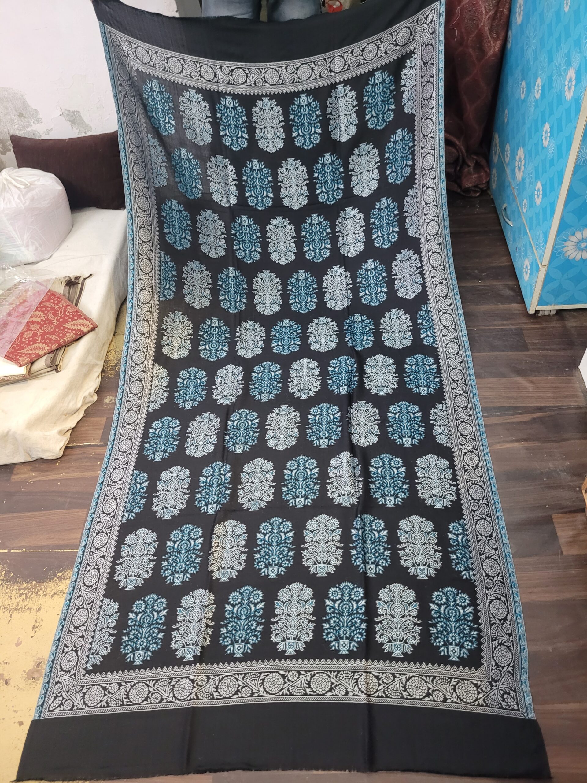 Resham Zaari Kaani Pure Wool Shawl