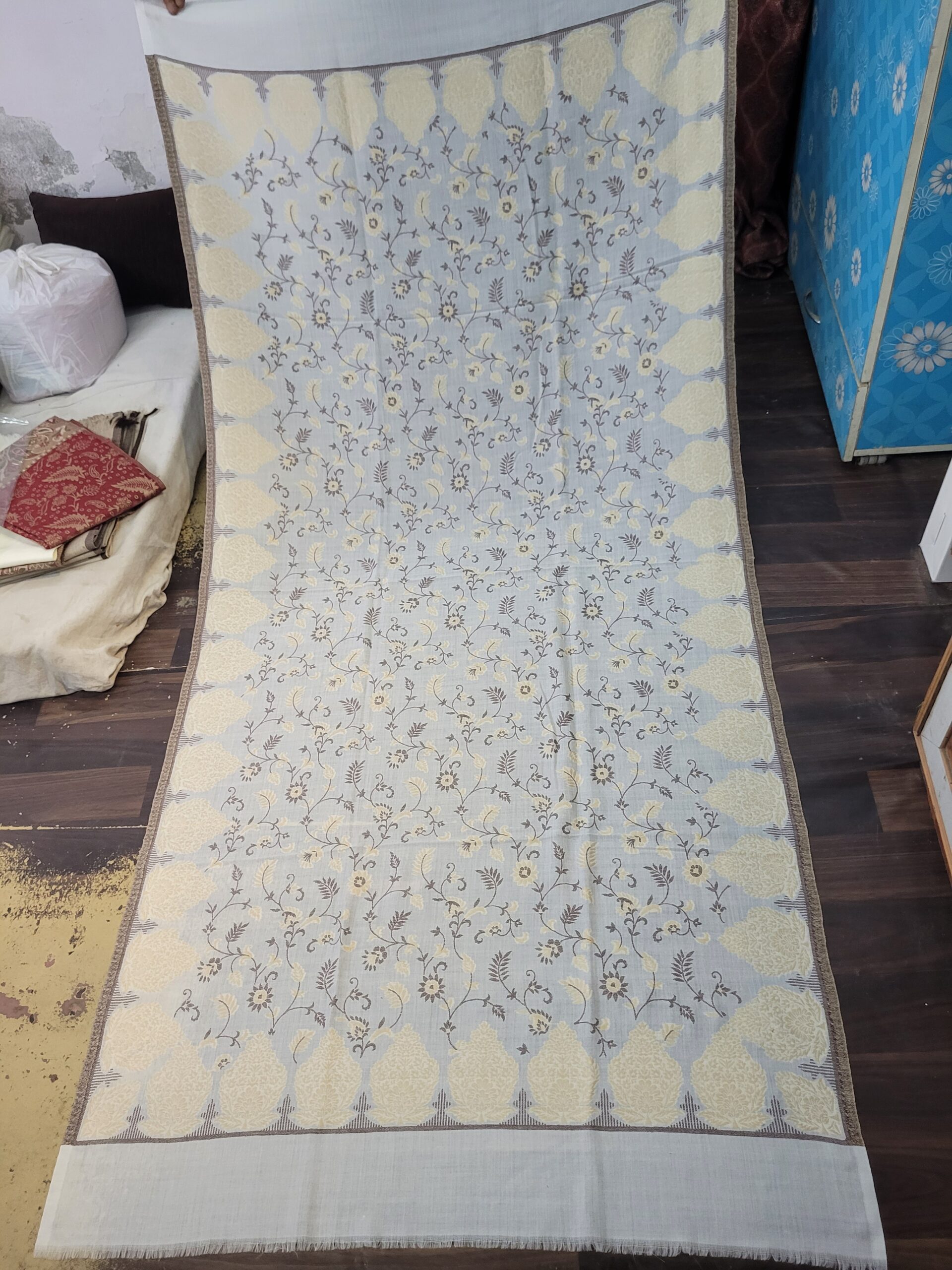 Resham Zaari Kaani Pure Wool Shawl