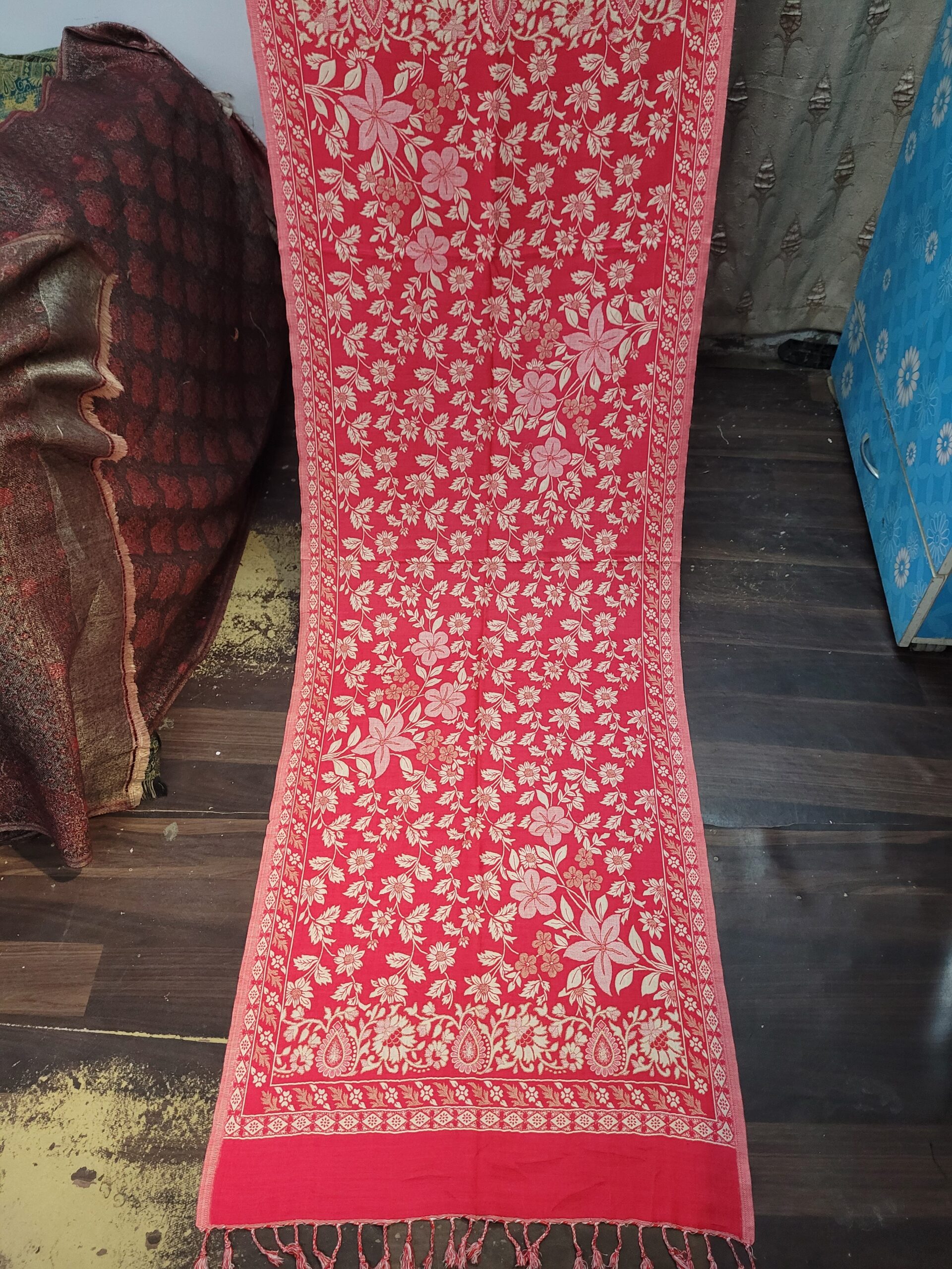 Poly. Pollywool Stole