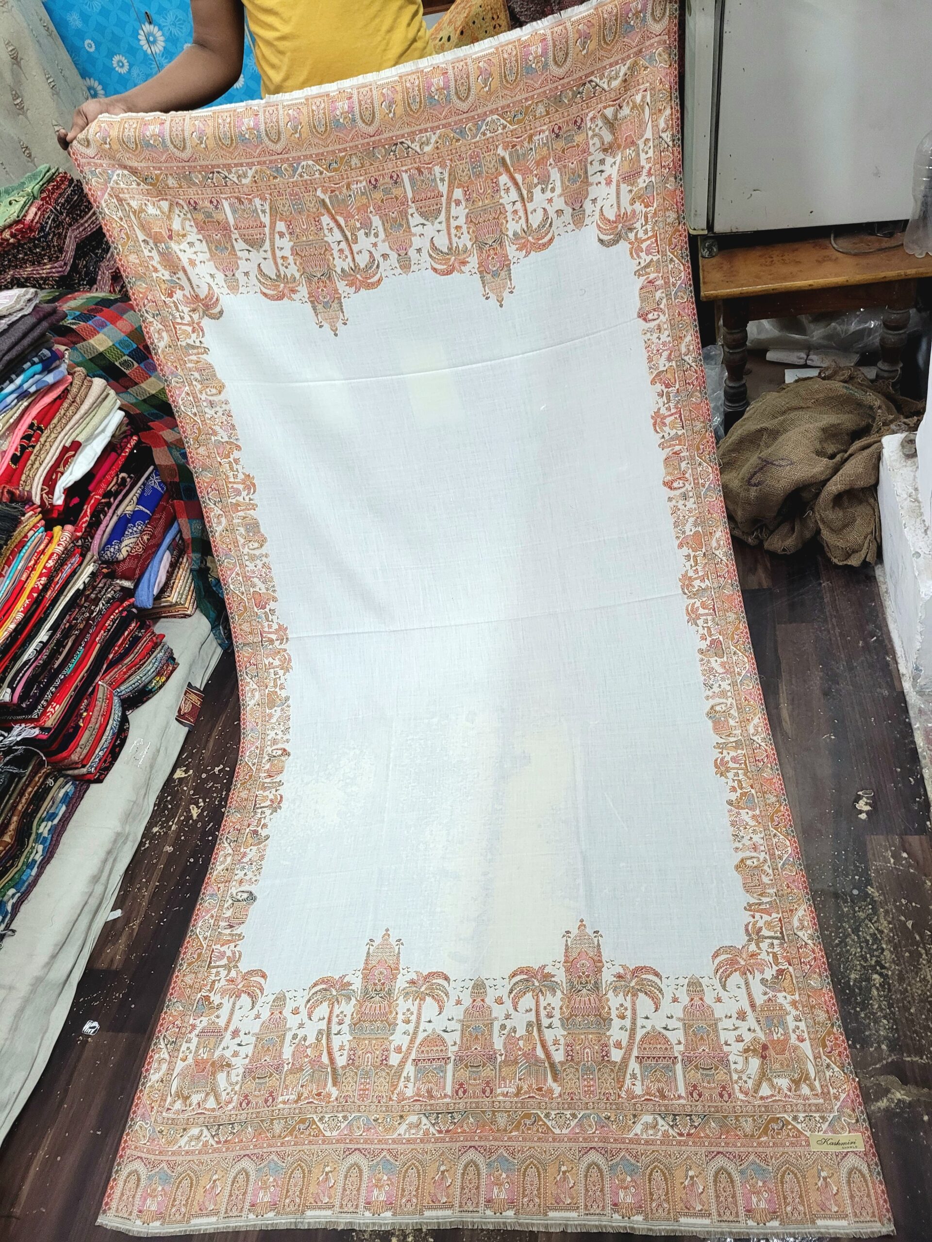 Pure Wool Figure Design Shawl