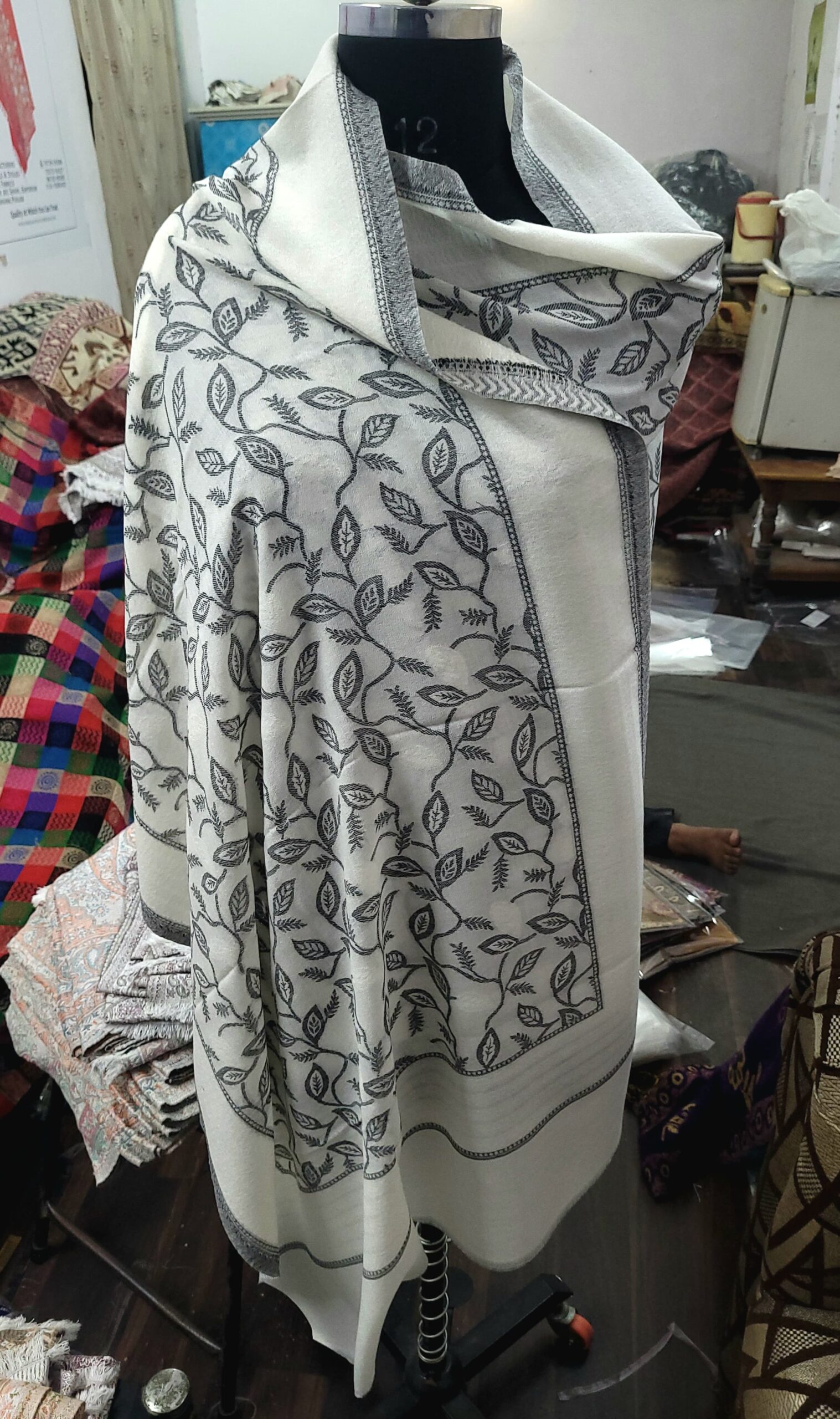 Fine Wool Leaf Jaal Stole