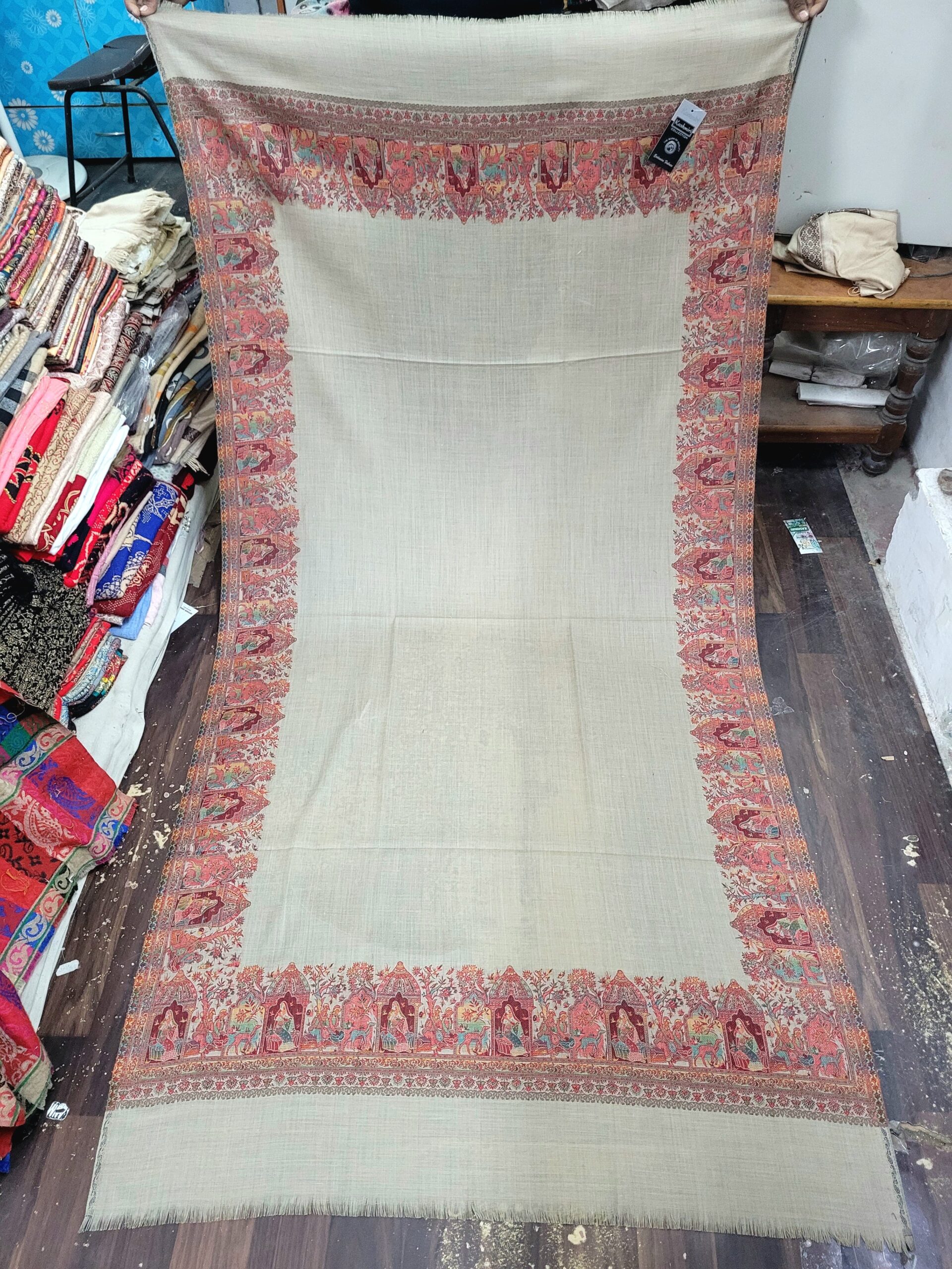 Pure Wool Figure Design Shawl