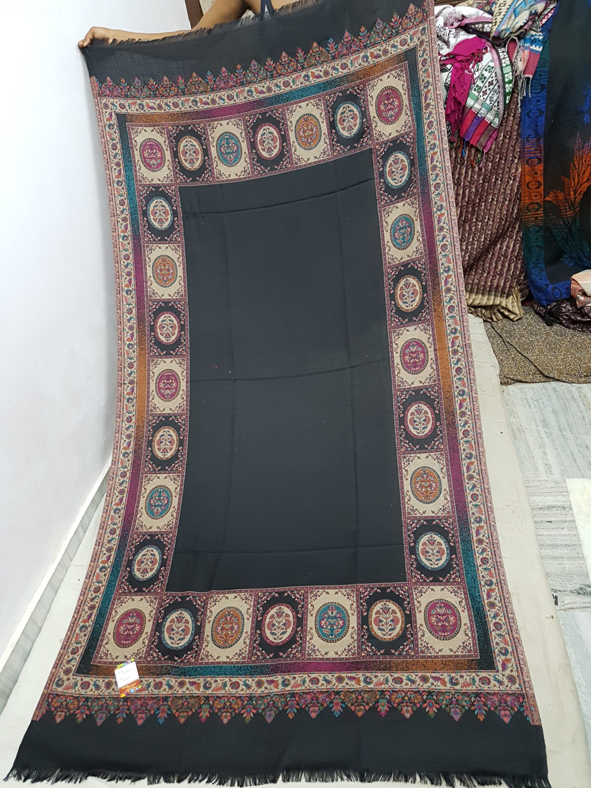 Kaani Thick Border Shawl