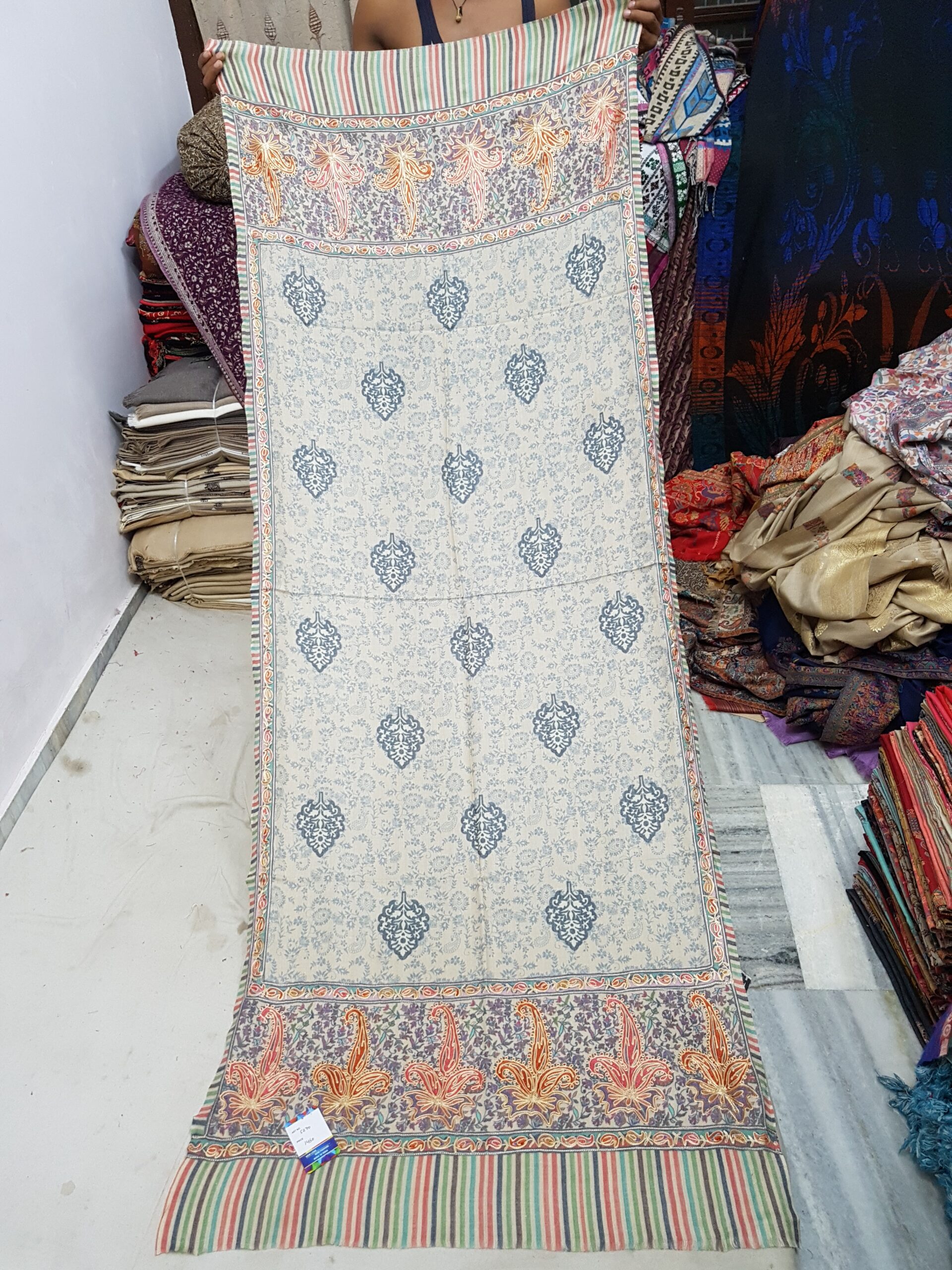 Kanni Pure Wool Highlight Embroidery Stole