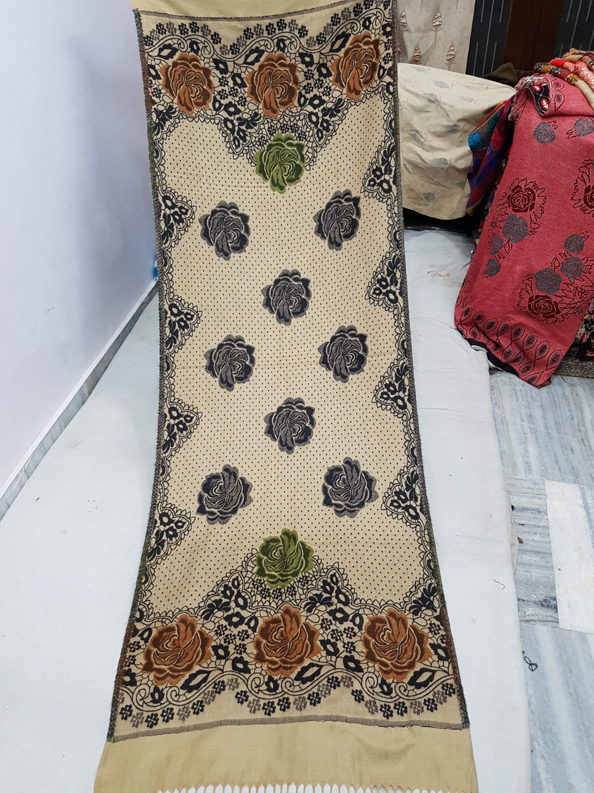 Raising Stole