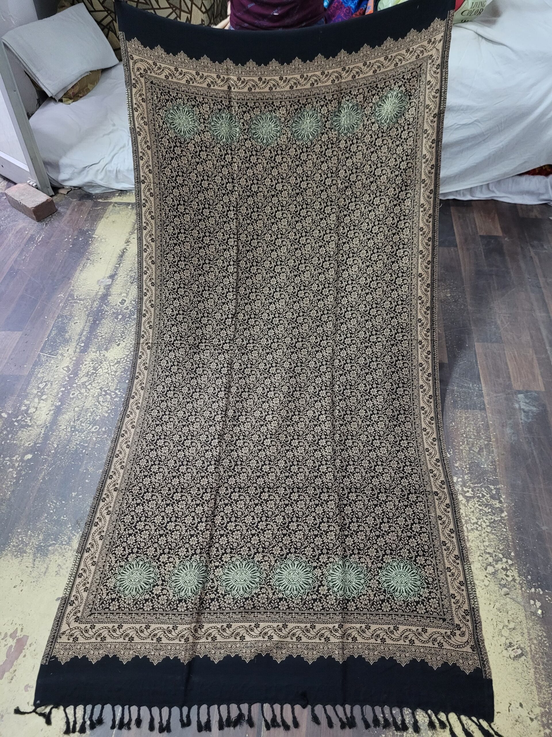 Zaari palla acrowool shawl