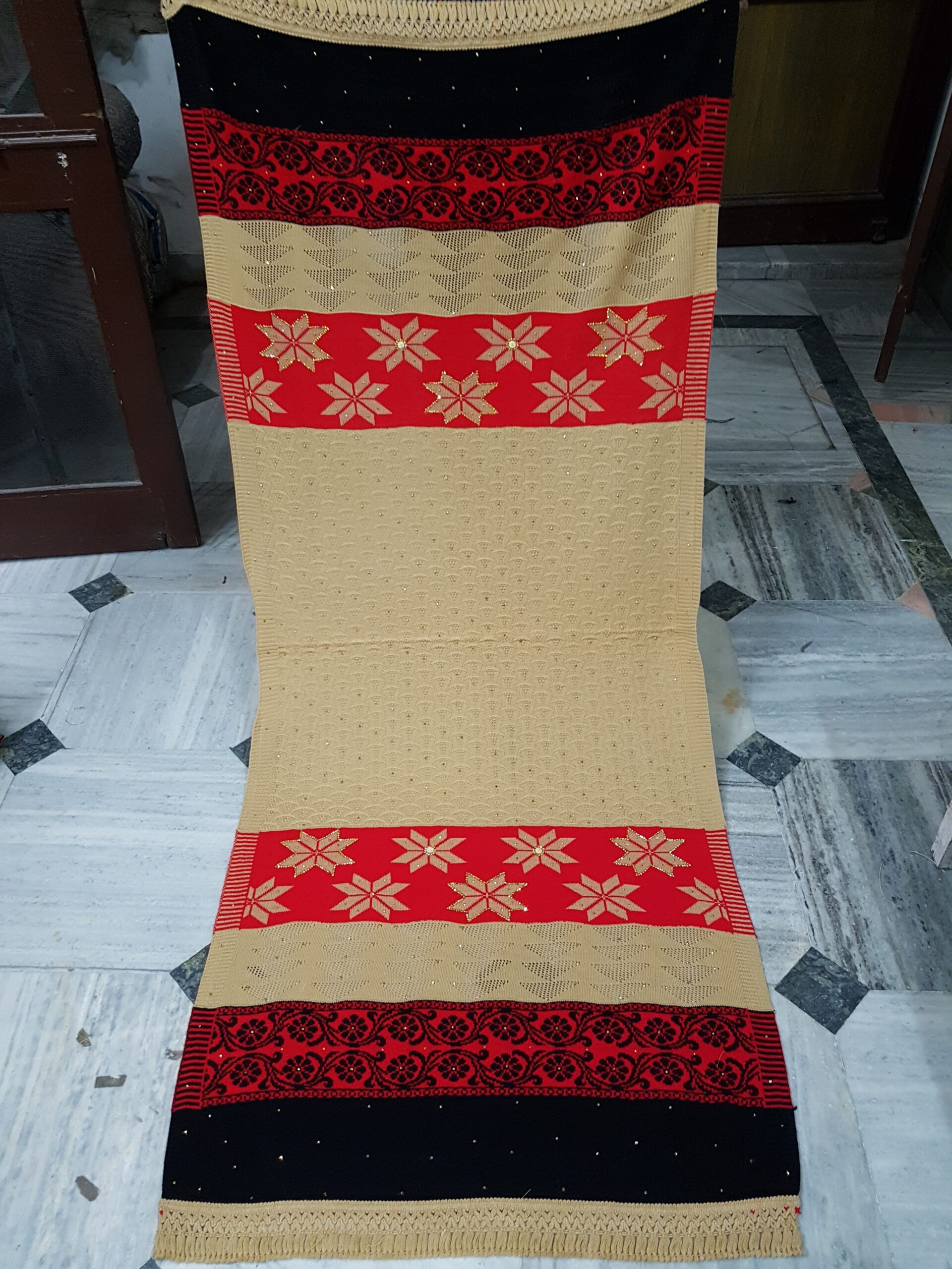knniting jaali Shawl